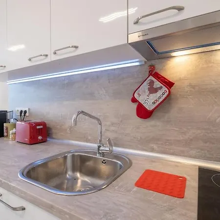 Apartment Bright & Chic Parkside Sofia