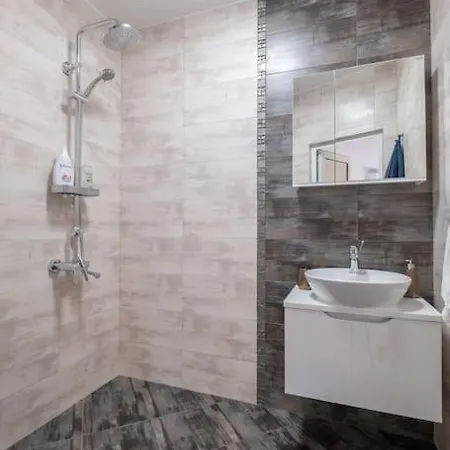 Apartment Bright & Chic Parkside Sofia