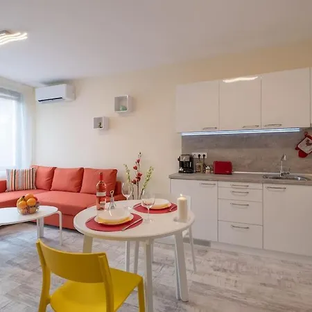 Apartment Bright & Chic Parkside Sofia